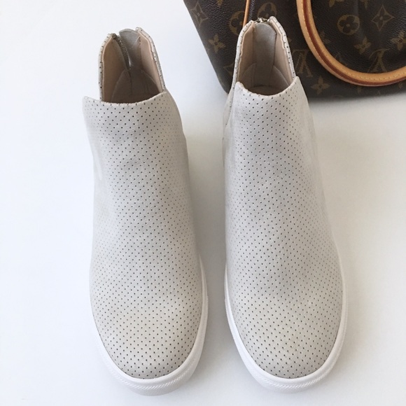 Steve Madden Shoes - Picture 2 of 4